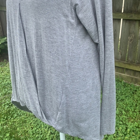 WHBM Gray Hi-Lo Long Sleeved Shirt - Picture 4 of 9